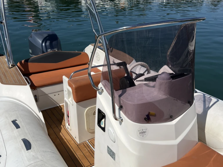 Pronájem Polotuhá loď v Marseille -Capelli Tempest 700