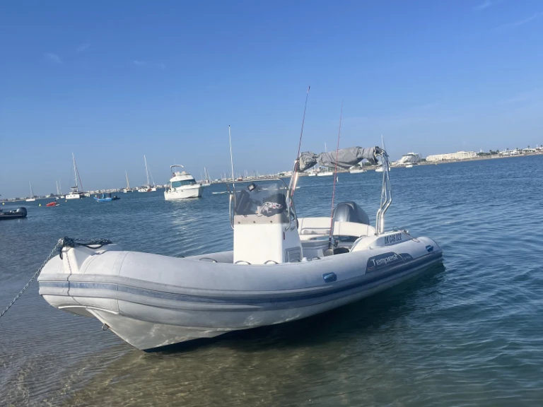 Pronajmout si Capelli Tempest 626 v Port-Camargue