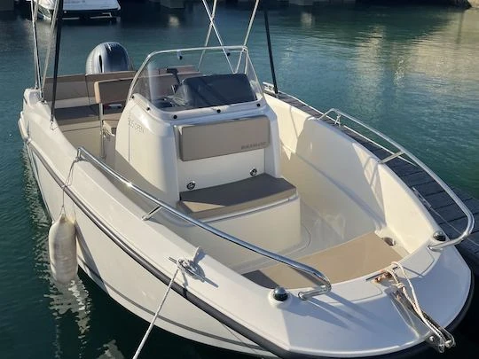 Pronajmout Motorová loď se skipperem či ne Quicksilver v Marseille