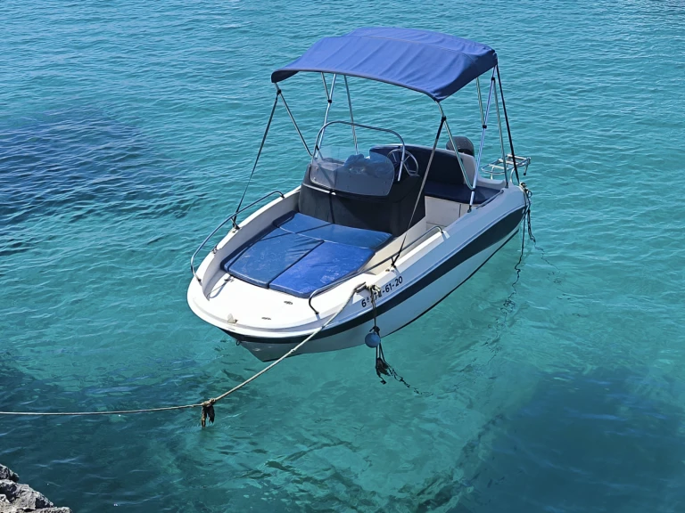 Pronájem lodi Remus Remus 450 open v Ciutadella de Menorca na Samboatu