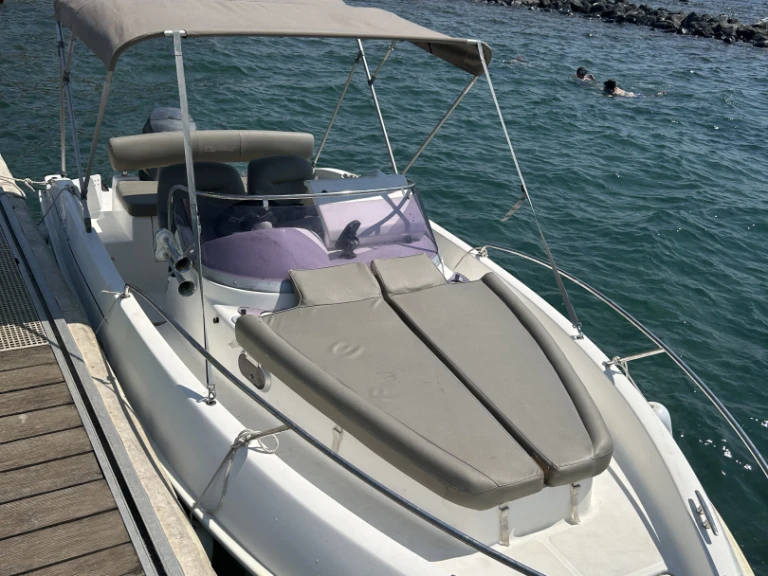 Pronajmout Motorová loď se skipperem či ne B2 Marine v Le Cap d'Agde