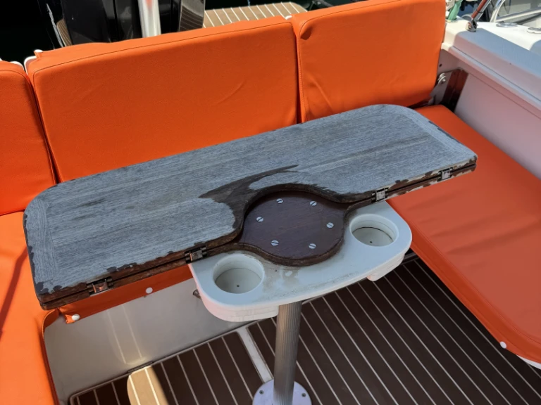 Pronajmout si Quicksilver Activ 755 Sundeck v Marseille