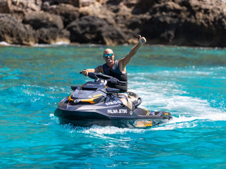 Pronájem Vodní skútr v Palma de Mallorca - SEADOO GTX 230