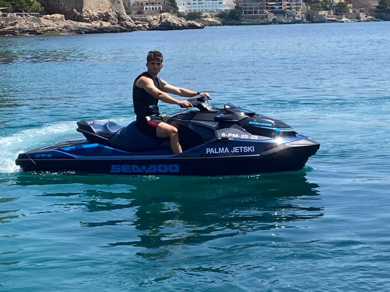 Pronajmout Vodní skútr se skipperem či ne  v Palma de Mallorca