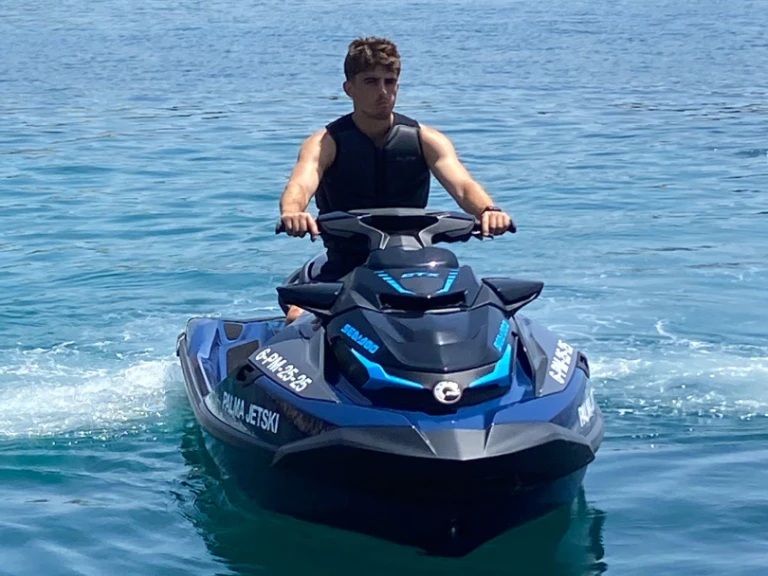 Vodní skútr k pronájmu v Palma de Mallorca za nejlepší cenu