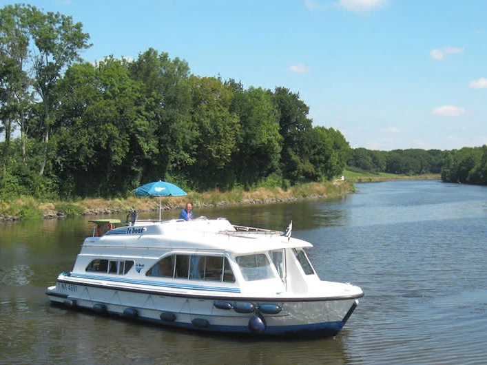 Pronájem lodi Le Boat Tango v Castelnaudary na Samboatu