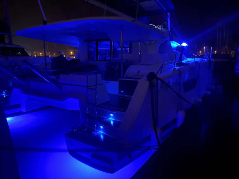 Pronajmout Katamarán se skipperem či ne Fountaine Pajot v Lefkáda
