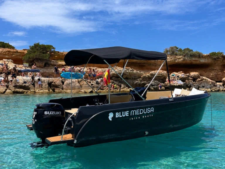 Pronájem lodi Ibiza Town lákavé ceny 585