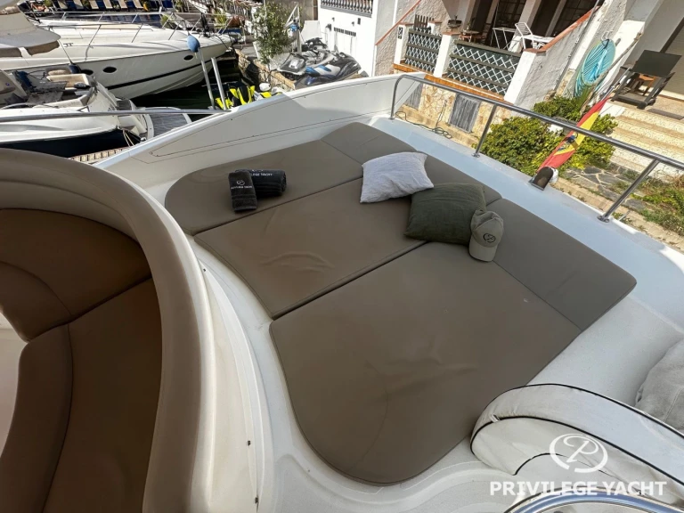 Pronájem lodi Roses lákavé ceny Azimut 55 Fly