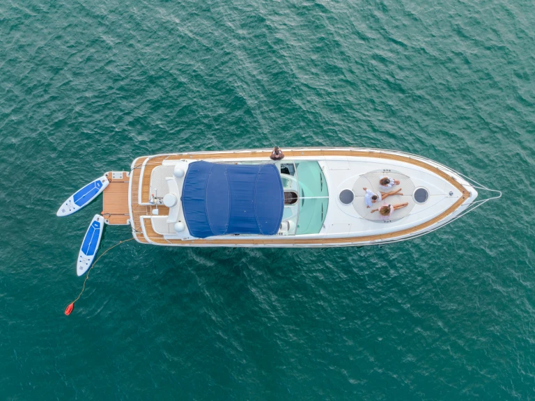 Pronajmout Motorová loď se skipperem či ne Fairline v Cascais