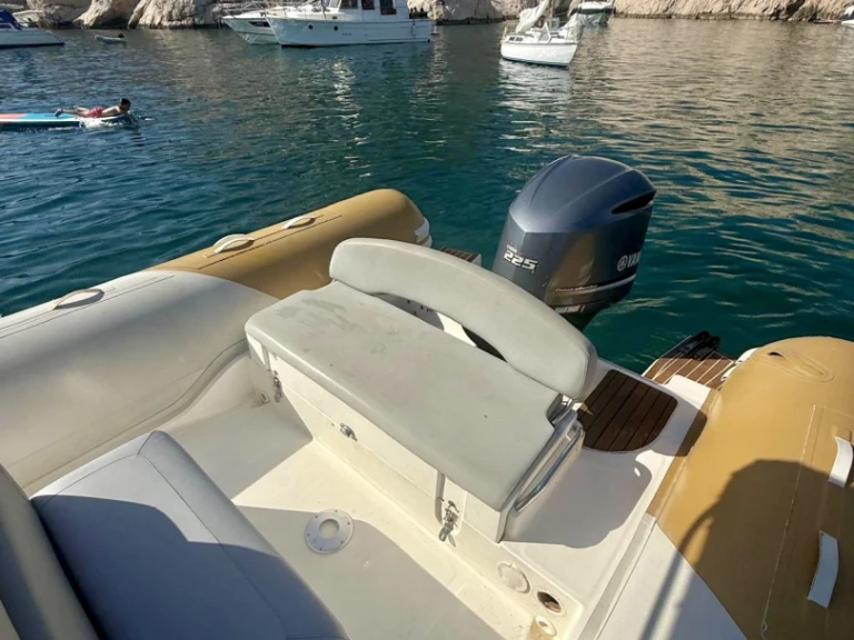 Pronájem lodi Capelli Capelli 900 Sun v Marseille na Samboatu