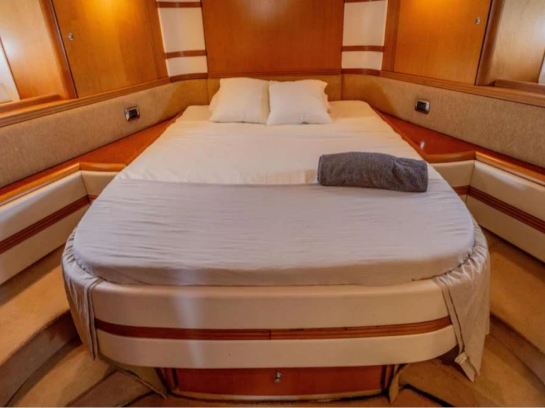 Pronajmout si Baia Baia Aqua 54 v Marina Ibiza
