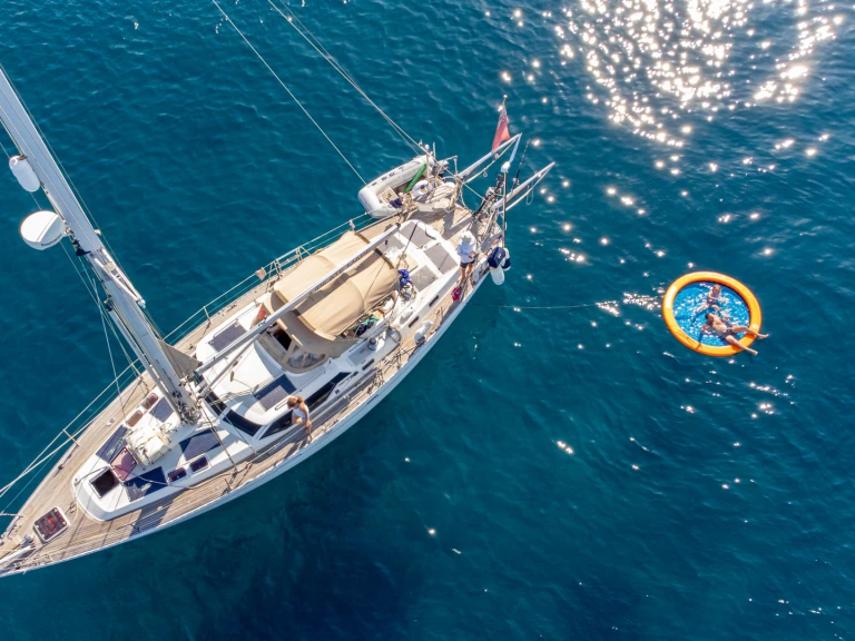 Pronajmout Plachetnice se skipperem či ne Oyster Marine v Porto San Paolo