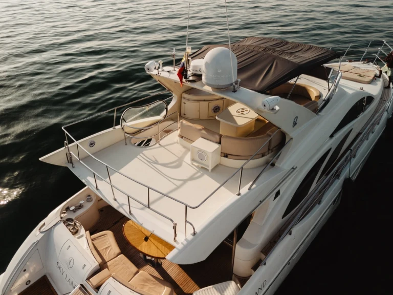 Pronajmout si Custom Made custom v Bahía de Cartagena de Indias