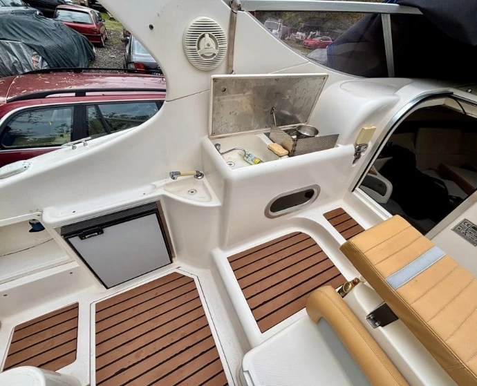 Salpa Saver 20.5 jednotlivci a charterové společnosti v Antibes