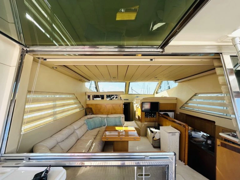 Pronájem lodi Ferretti Altura 45 Fly v Saint Raphael na Samboatu