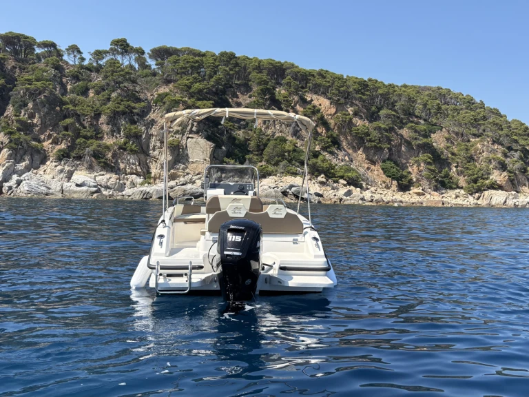 Pronájem lodi Palamos lákavé ceny Rib 599