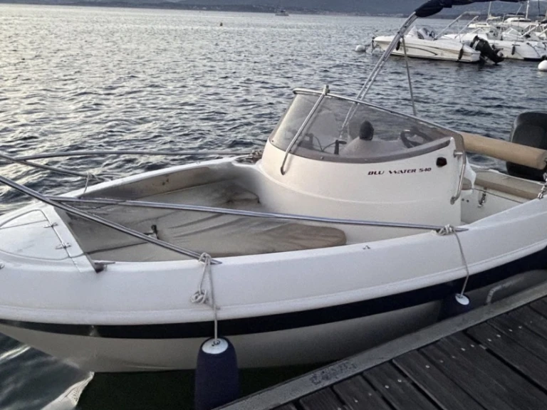 Pronájem Motorová loď Poseidon s licencí