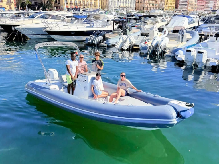 Pronajmout Polotuhá loď se skipperem či ne Panamera Yacht v Porto di Mergellina