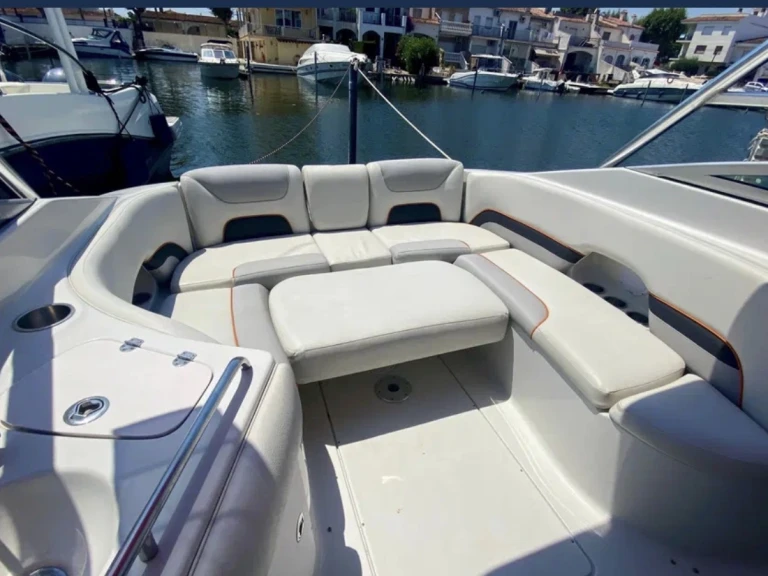 Crownline Crownline 270 BR jednotlivci a charterové společnosti v Empuriabrava