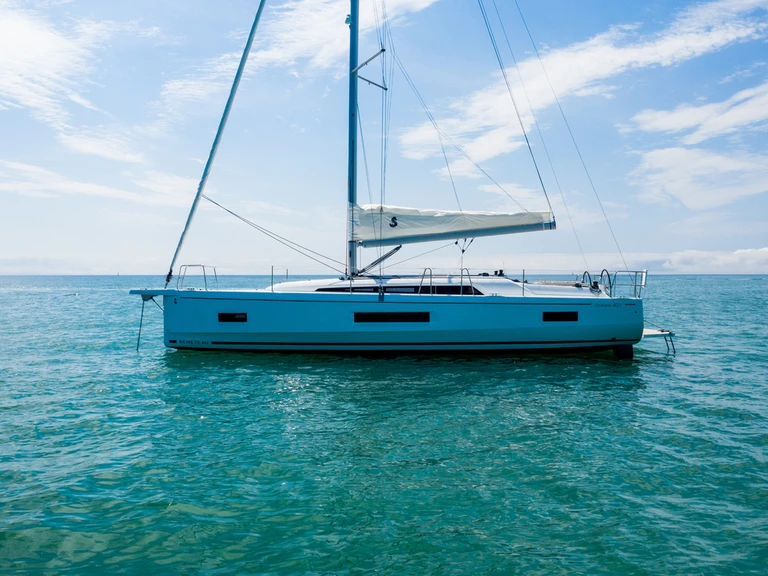 Pronajmout si Bénéteau Oceanis 40.1 v Ao Po