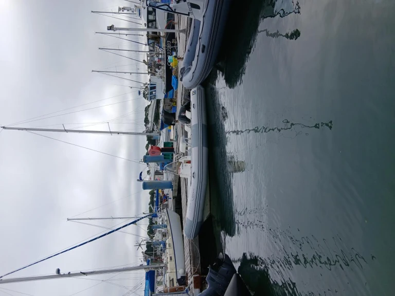 Pronájem Polotuhá loď v Port-Louis -Zodiac Pro Open 550