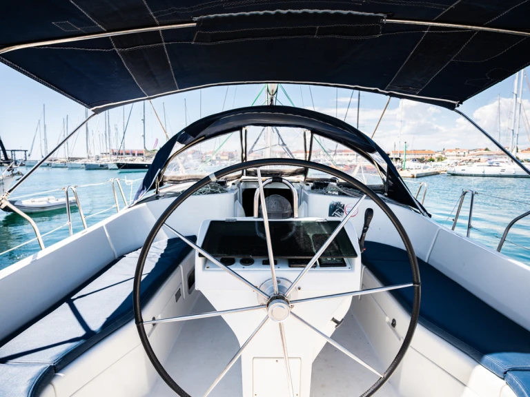 Pronájem lodi Bénéteau Oceanis 411 Clipper v Pirovac na Samboatu