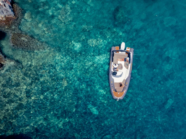 Barracuda Aquamax B23F jednotlivci a charterové společnosti v Hvar 