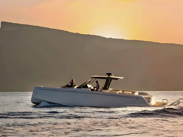 Pronájem Motorová loď Pardo Yachts s licencí