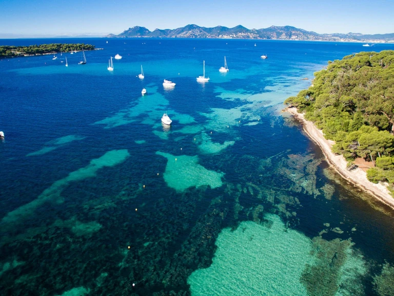 Pronájem lodi Golfe-Juan lákavé ceny Catabarge