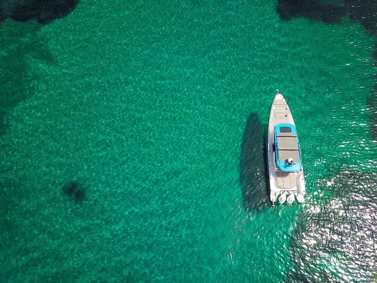 Axopar Axopar 37 XC jednotlivci a charterové společnosti v Sifnos