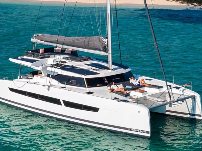Fountaine Pajot Aura 51 jednotlivci a charterové společnosti v Cannes