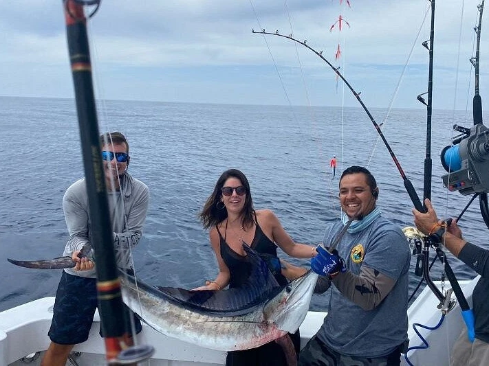 Pronájem lodi Cabo San Lucas lákavé ceny custom