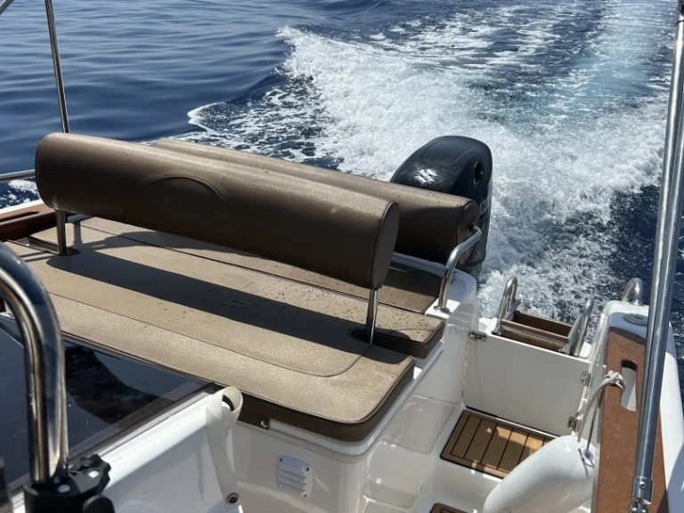 Aquabat Sport line 21 jednotlivci a charterové společnosti v Marseille