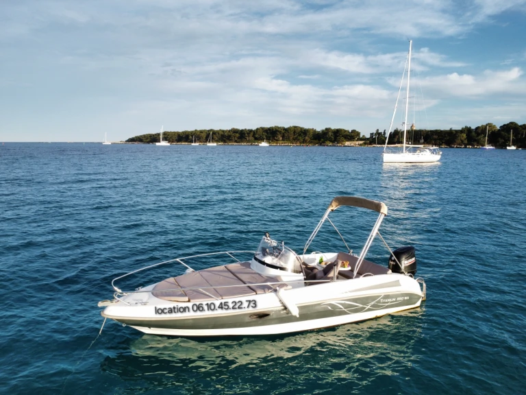 Pronájem lodi Polyester Yacht Titanium 650 v Mandelieu-la-Napoule na Samboatu