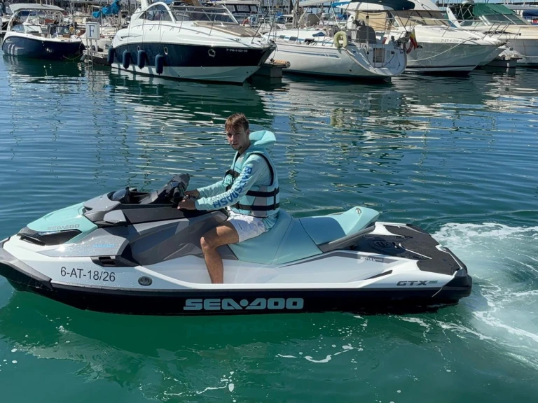 Pronájem lodi Sea-Doo Gtx pro 130 v Alicante na Samboatu