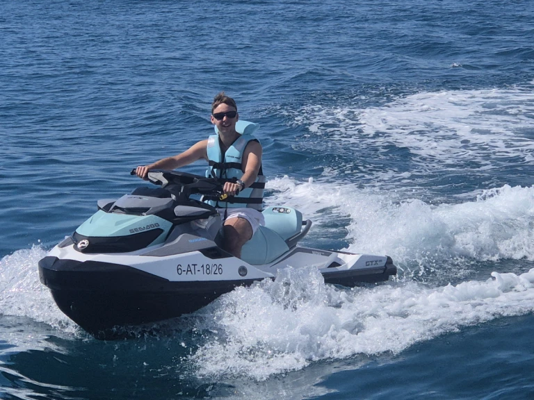 Pronajmout Vodní skútr se skipperem či ne Sea-Doo v Alicante