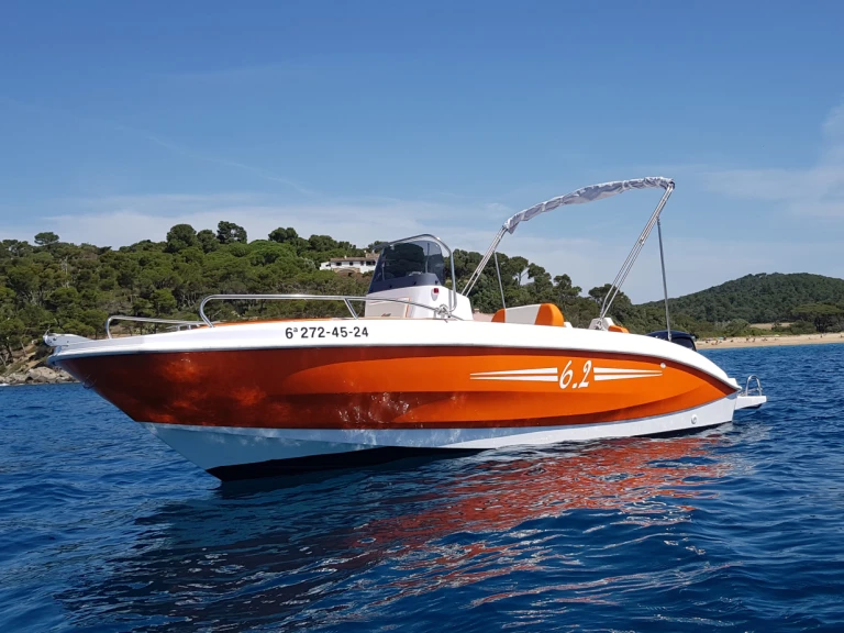 Pronájem Motorová loď Marine s licencí