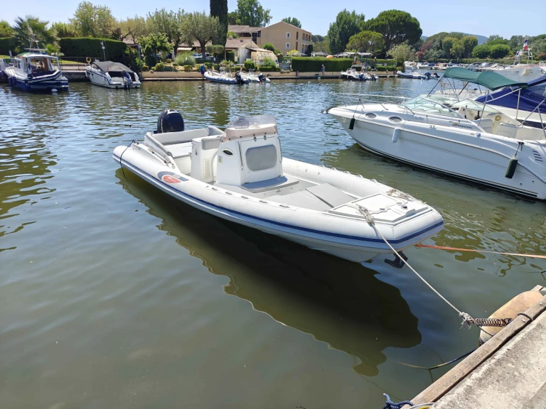 Selva Selva D840 Exclusive jednotlivci a charterové společnosti v Port de Cannes Marina