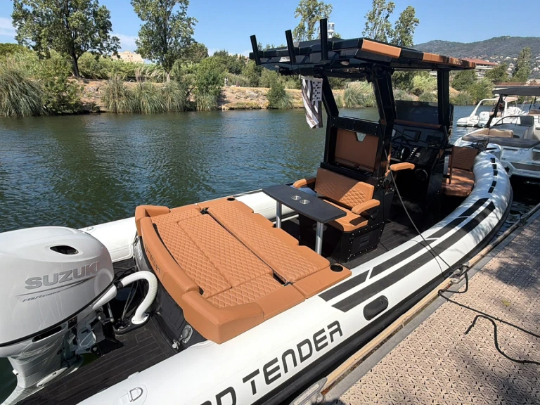 Pronajmout Polotuhá loď se skipperem či ne 3D Tender v Mandelieu-la-Napoule