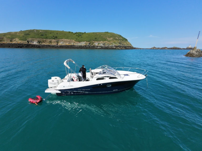 Pronajmout si Jeanneau Cap Camarat 8.5 WA v Saint-Quay-Portrieux