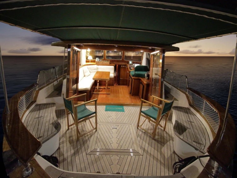 Pronájem Motorová loď Menorquin-Yachts s licencí