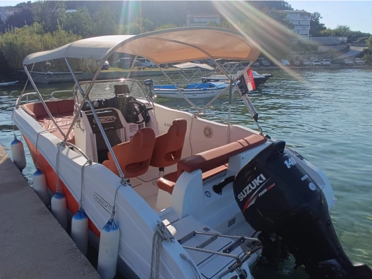Okiboats Barracuda 545 Open jednotlivci a charterové společnosti v Supetarska Draga