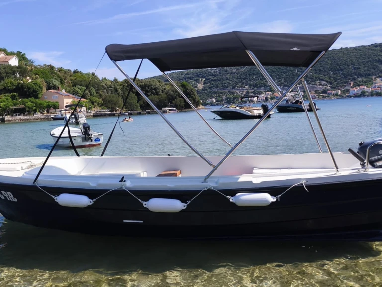 Adria 500 Open jednotlivci a charterové společnosti v Supetarska Draga