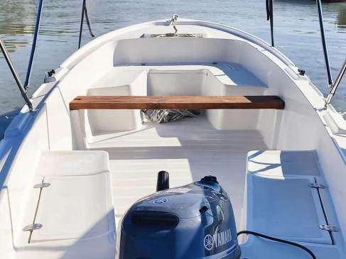 Pronajmout si Adria 500 Open v Supetarska Draga
