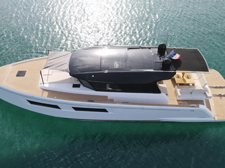 Pronajmout Jachta se skipperem či ne Pardo Yachts v Baie de Bandol