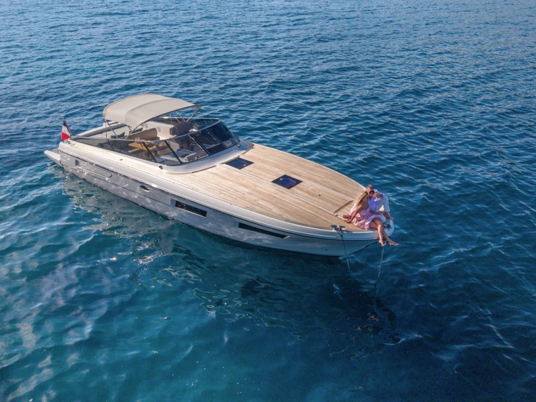 Pronajmout si Itama Itama 45 v Saint-Tropez