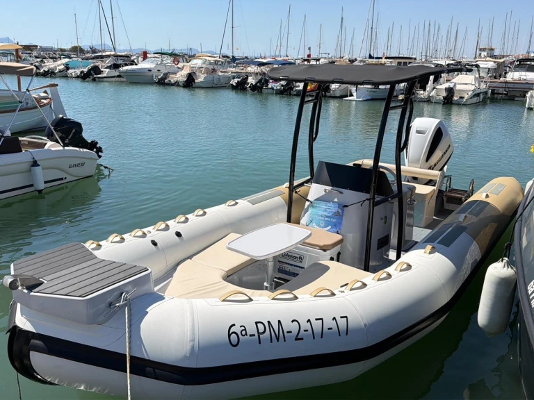 Pronájem lodi Alcudia lákavé ceny Hurricane 733