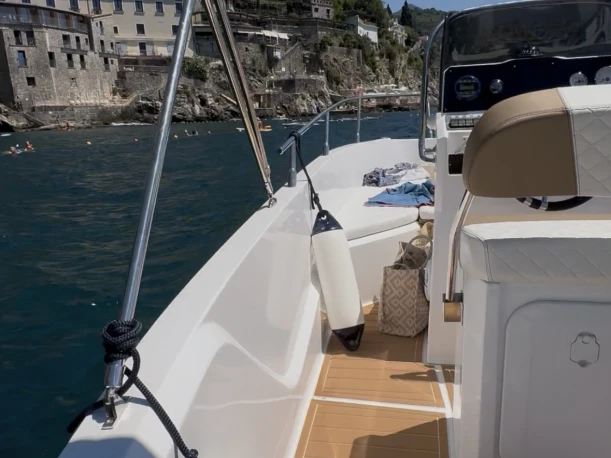 Pronajmout Motorová loď se skipperem či ne Idea Marine v Salerno