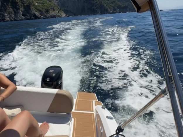 Idea Marine Idea 53 jednotlivci a charterové společnosti v Salerno